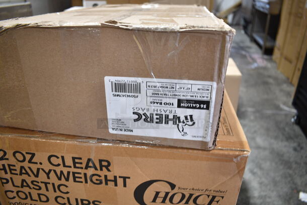 PALLET LOT of 15  BRAND NEW Boxes Including 3 Box 130TRAY18 Visions Black PET Plastic 18" Thermoform Catering / Deli Tray - 25/Case, 127CH24 Choice 24 oz. Clear RPET Hinged Deli Container - 200/Case, 612527LCO Choice 7" Round Standard Weight Foil Take-Out Pan with Board Lid - 200/Case, 176WDTSB010 Choice 10" Woven Wood Salad Bowl - 12/Pack, 2 Box 500CC12HD Choice 12 oz. Plastic Cold Cup - 1000/Case, 5014347M15 Lavex Li'l Herc 56 Gallon 1.5 Mil 43" x 47" Low Density Medium-Duty Black Can Liner / Trash Bag - 100/Case, Kraft Take Out Container, 808124C1 Tablecraft 124C-1 24 oz. Clear Cone Tip Squeeze Bottle with 38 mm Opening - 12/Pack, 6 oz Paper Hot Cups, Stolzle 3580015T Revolution 13 oz. Rocks / Old Fashioned Glass - 6/Pack. 15 Times Your Bid! - Image 8 of 12
