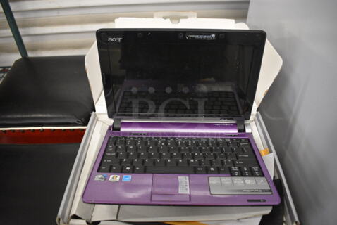 Acer Model KAV60 10" Aspire One Laptop. 
