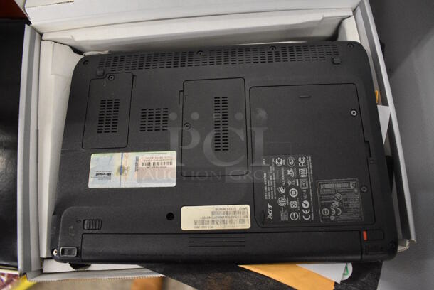 Acer Model KAV60 10" Aspire One Laptop.  - Image 5 of 7