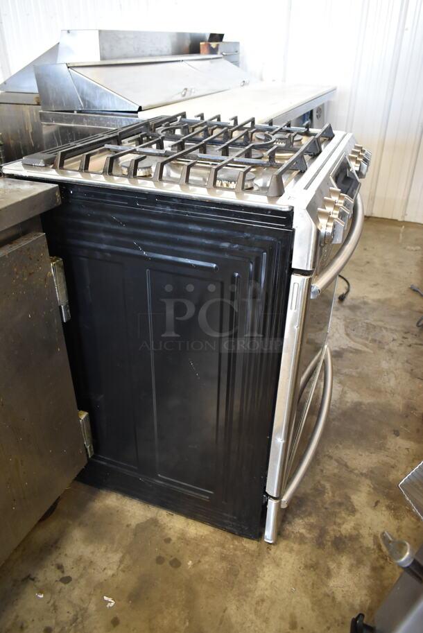 Samsung Stainless Steel Natural Gas Powered 4 Burner Range w/ Oven. - Image 10 of 10