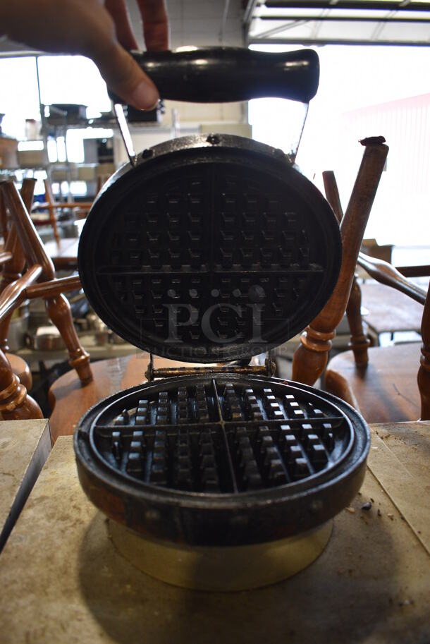 American Metalware Metal Commercial Countertop 2 Head Waffle Maker. 24x12x8. Tested and Working! - Image 5 of 6