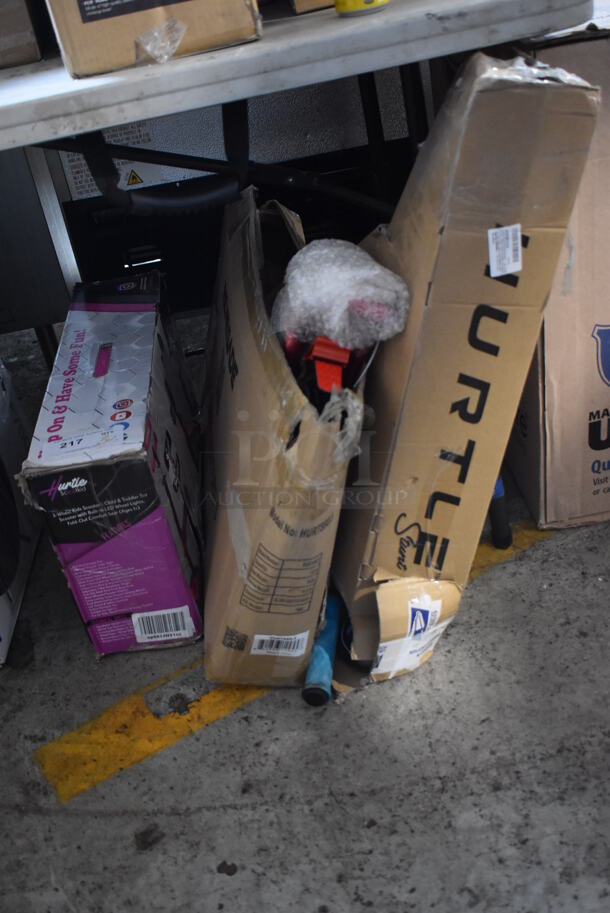 3 Various BRAND NEW SCRATCH AND DENT! Scooters; Renegade HURTSRD.5, Hurtle and HURTUN30. 3 Times Your Bid! - Image 1 of 7