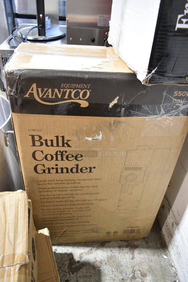 BRAND NEW SCRATCH AND DENT! Avantco 177BCG3 Metal Countertop 3 lb. Bulk Coffee Grinder. 120 Volts, 1 Phase. Tested and Working! - Image 2 of 4
