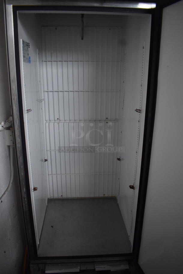 True T-23F Commercial Stainless Steel One Section Reach-In Electric Powered Freezer on Commercial Casters. 115V/1 Phase. Tested And Powers On But Does Not Get Cold - Image 4 of 5