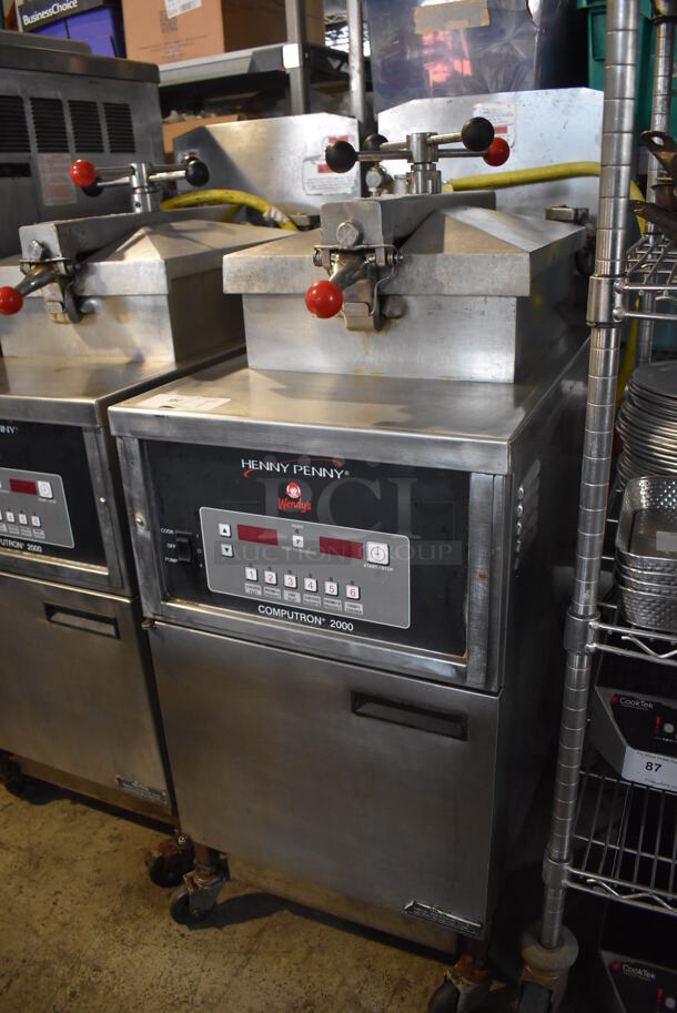 LATE MODEL! Henny Penny 600C Stainless Steel Commercial Floor Style Natural Gas Powered Pressure Fryer on Commercial Casters. 18x39x48 - Image 4 of 10