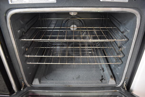 Maytag MGR8875XS 1 Stainless Steel Natural Gas Powered 4 Burner Range w/ Convection Oven. 30x27x47 - Image 7 of 10