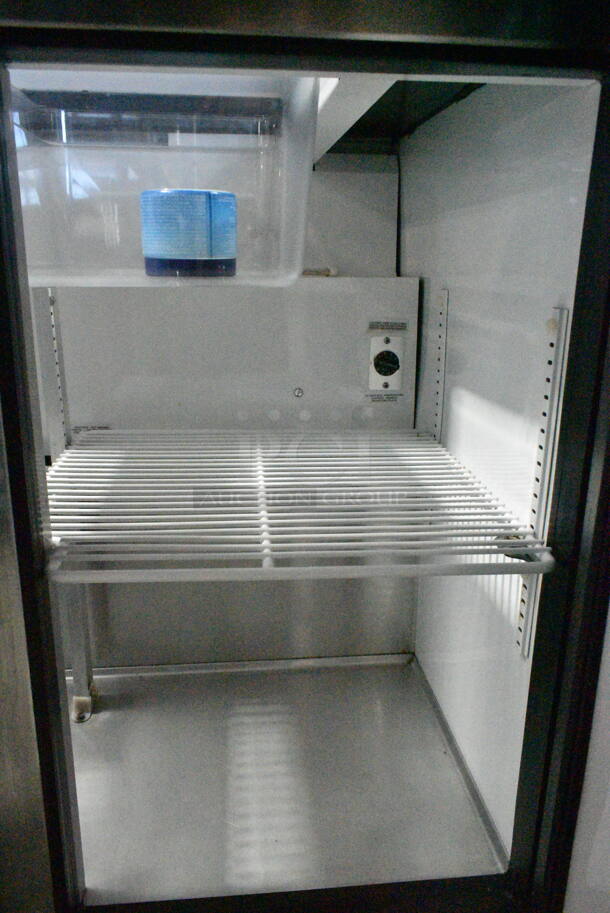 True TSSU-36-12M-B Stainless Steel Commercial Sandwich Salad Prep Table Bain Marie Mega Top on Commercial Casters. 115 Volts, 1 Phase. Tested and Working! - Image 5 of 7