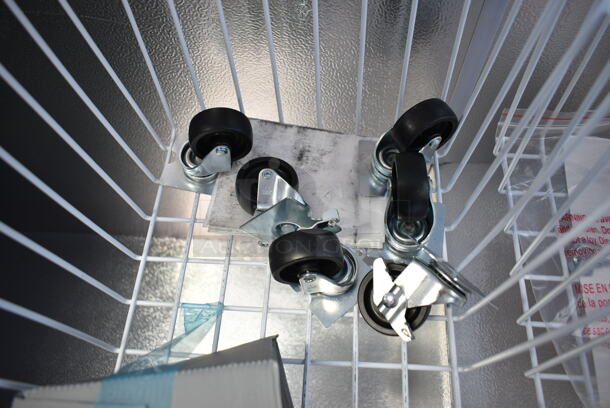 BRAND NEW SCRATCH AND DENT! KoolMore SCF-24C Metal Commercial Chest Freezer w/ 2 Hinge Lids and Commercial Casters. 115 Volts, 1 Phase. Tested and Working! - Image 6 of 7