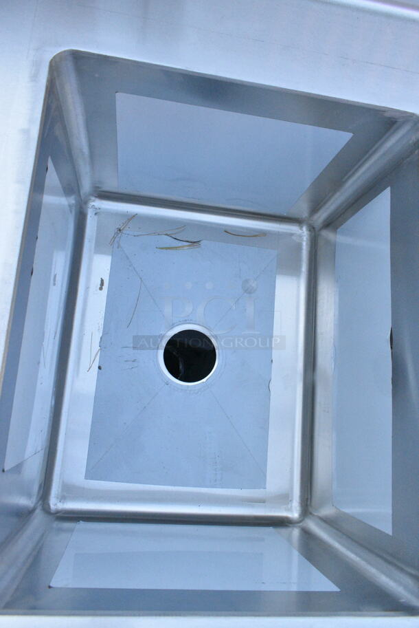 BRAND NEW SCRATCH AND DENT! Regency 600DDTS384RT 16-Gauge 7' Soiled / Dirty Dish Table with 3-Compartment Sink - 16" x 20" x 14" Bowls - Right Drainboard. No Legs.  - Image 7 of 8