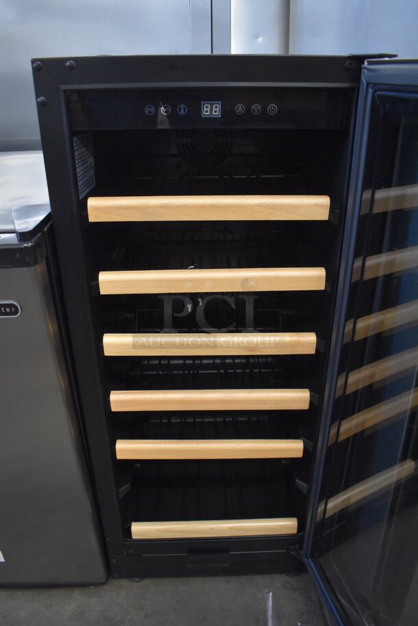 BRAND NEW SCRATCH AND DENT! Avanti WC3015S3S Metal Single Door Mini Wine Chiller Cooler Merchandiser. 115 Volts, 1 Phase. 15x23x34. Tested and Working! - Image 4 of 5