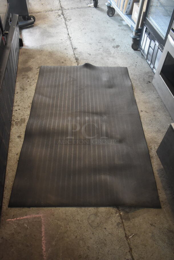 ALL ONE MONEY! Tier Lot of Various Items Including Metal Pots and Black Floor Mat - Image 3 of 5