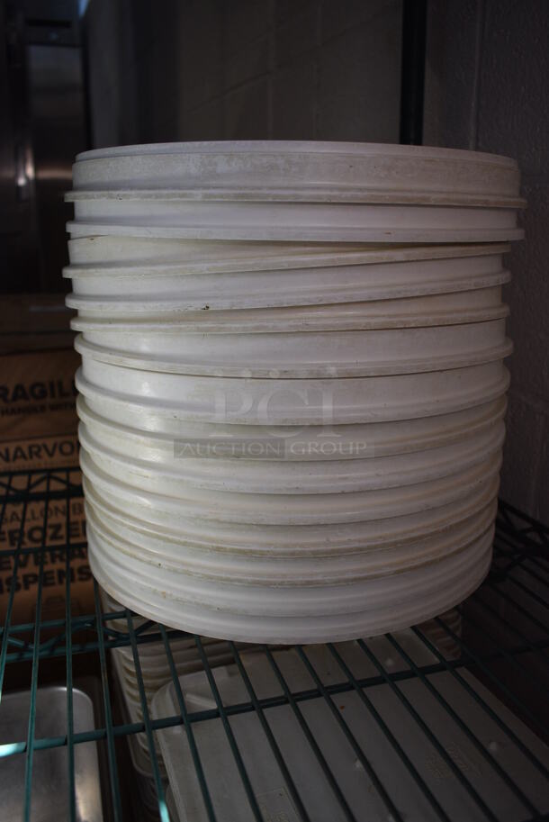 ALL ONE MONEY! Lot of 38 White Poly Trays to Pizza Hut Pizza Making System. 13.5x13.5x1.5