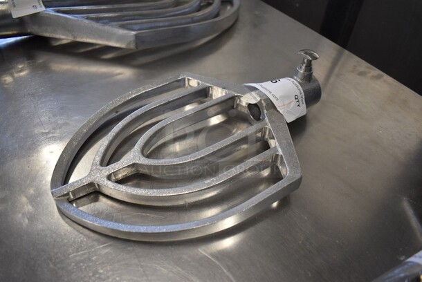 Hobart HL20 Metal Commercial 20 Quart Paddle Attachment for Mixer. 8.75x3x13. - Image 2 of 3