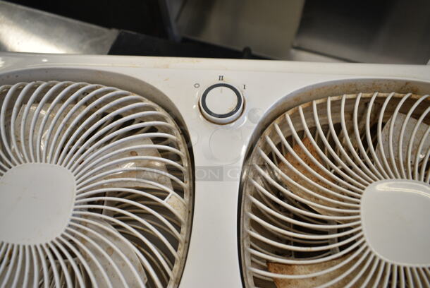 Comfort Zone CZ329WTTG Window Fan. 120 Volts, 1 Phase. Tested and Working! - Image 3 of 6