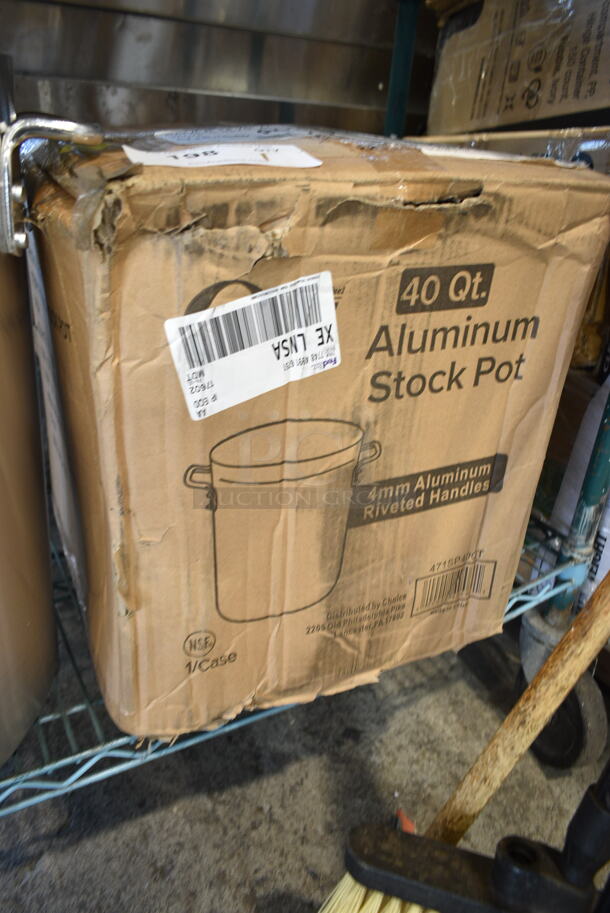 BRAND NEW SCRATCH AND DENT! Choice 471SP40QT 40 Qt. Standard Weight Aluminum Stock Pot w/ Choice 471SPC40 14 3/4" Aluminum Pot / Pan Cover and Winco 407ABSK40 40 Qt. Aluminum Stock Pot Steamer Basket - Image 2 of 4