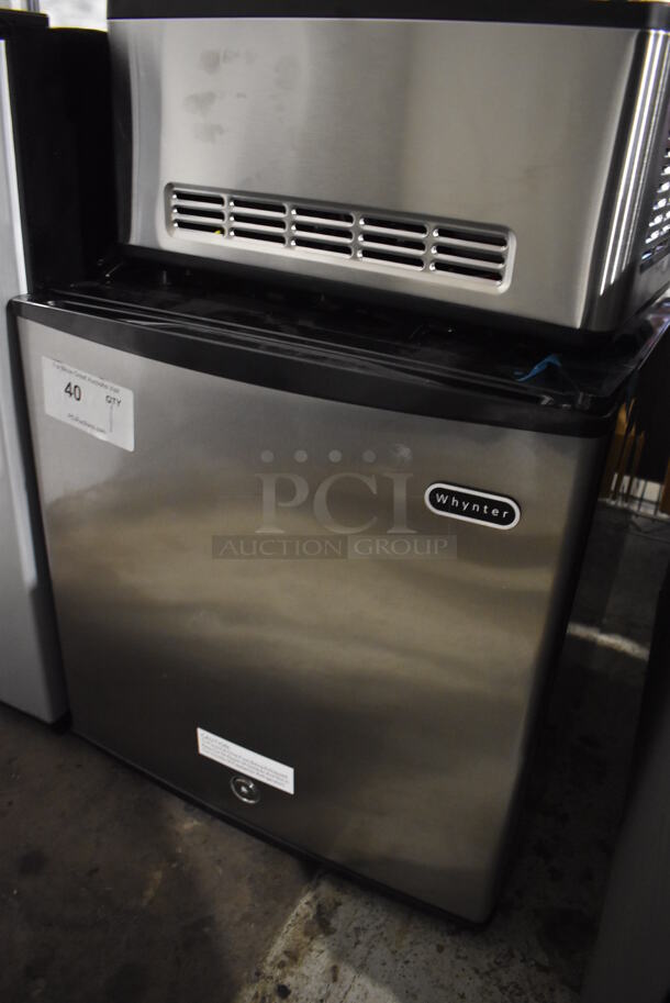 BRAND NEW SCRATCH AND DENT! Whynter CUF-112SS Metal Mini Freezer. 115 Volts, 1 Phase. 18.5x17x19.5. Tested and Working! - Image 4 of 6