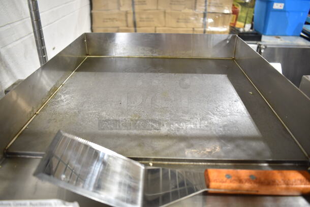BRAND NEW SCRATCH AND DENT! 2024 Crosson EG-400C Stainless Steel Electric Countertop Griddle. 120 Volts, 1 Phase. - Image 4 of 5