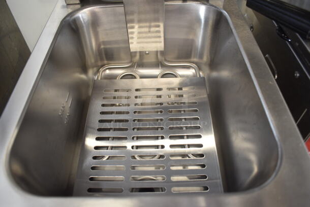 BRAND NEW SCRATCH AND DENT! 2023 Crosson EF-6V Stainless Steel Commercial Countertop Electric Powered Fryer w/ Metal Fry Basket and Lid. 120 Volts, 1 Phase. - Image 6 of 8
