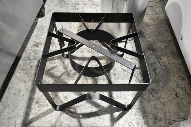 BRAND NEW SCRATCH AND DENT! Backyard Pro BP30-ALKIT 30 Qt. Deluxe Aluminum Turkey Fryer / Seafood Boiler Kit - 55,000 BTU - Image 8 of 9