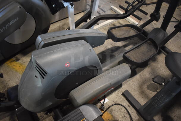 Life Fitness 9500HR Metal Commercial Floor Style Elliptical. 20x76x64. Tested and Working! - Image 3 of 6