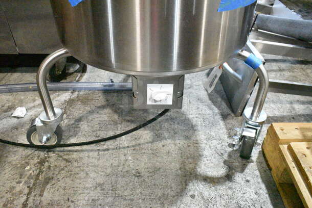BRAND NEW SCRATCH AND DENT! Delfield 305SALD1115 Stainless Steel Commercial 20 Gallon Electric Stainless Salad Dryer on Commercial Casters. Tested and Working! - Image 3 of 9