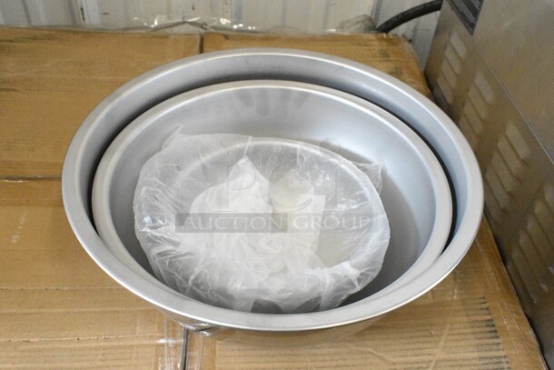 BRAND NEW SCRATCH AND DENT! Vollrath 69050 5 Qt. Heavy Duty Stainless Steel Mixing Bowl, Vollrath 69080 8 Qt. Heavy Duty Stainless Steel Mixing Bowl, Vollrath 69014 1.5 Qt. Heavy Duty Stainless Steel Mixing Bowl - Image 2 of 5