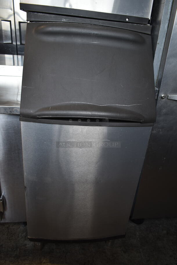 2012 Manitowoc IY0524A-161 Stainless Steel Commercial Ice Head on Commercial Ice Bin. 115 volts, 1 Phase. - Image 3 of 6