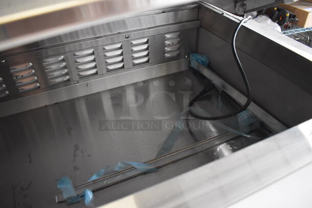 BRAND NEW SCRATCH AND DENT! Avantco 178APT71MHC Stainless Steel Commercial Sandwich Salad Prep Table Bain Marie Mega Top on Commercial Casters. 115 Volts,  Phase. 71x36x47. Tested and Working! - Image 4 of 11