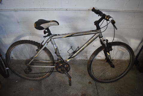 Trek 820 Metal Gray and Yellow Mountain Bicycle. 22x69x38