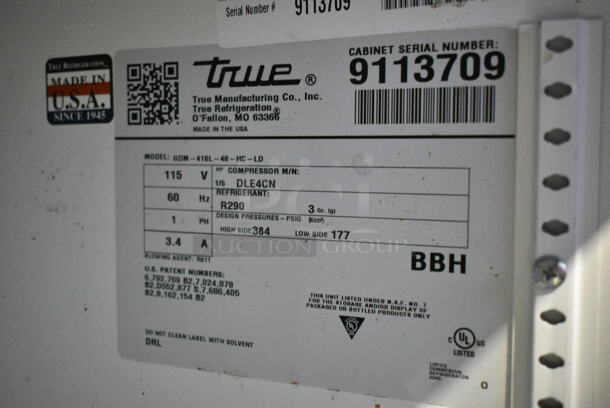 2017 True GDM-41SL-48-HC-LD Metal Commercial 2 Door Reach In Cooler Merchandiser w/ Poly Coated Racks. 115 Volts, 1 Phase. Tested and Working! - Image 6 of 6