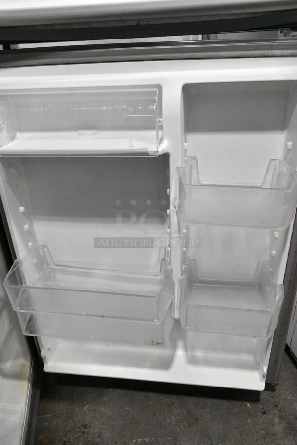 2017 Whirlpool WRT511SZDM00 Stainless Steel Cooler w/ Freezer. 115 Volts, 1 Phase. Tested and Powers On But Does Not Get Cold  - Image 5 of 7