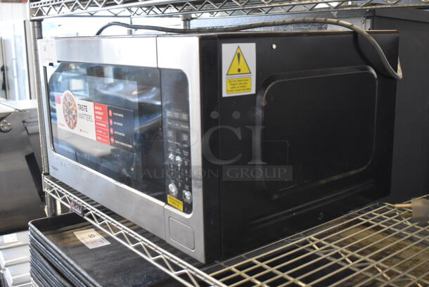 Toshiba ML2-EM62PA(SS) Stainless Steel Countertop Microwave Oven w/ Plate. 120 Volts, 1 Phase. - Image 3 of 6