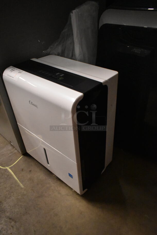 BRAND NEW SCRATCH AND DENT! Arctic King MDCDP-45AEN1-BB0 45 Pint Energy Star Direct Drain Dehumidifier. 115 Volts, 1 Phase. Tested and Working! - Image 3 of 6