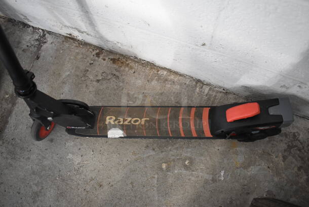 Razor Scooter. 11x26x34 - Image 2 of 4