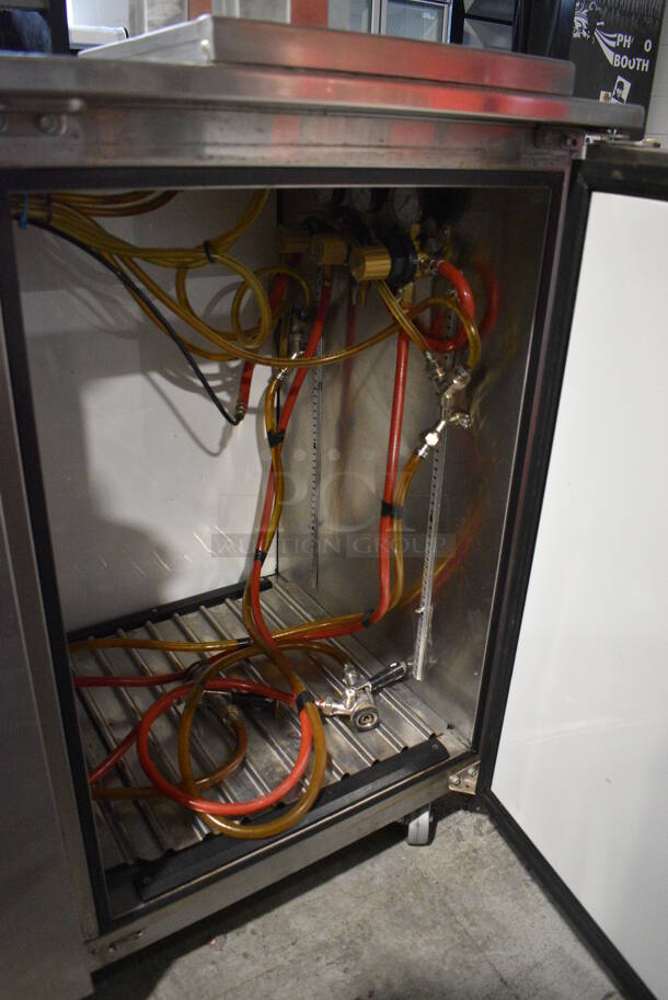 Glastender Model PT108-L6-XSH(LRLR/LRLR) Stainless Steel Commercial Double Sided 4 Door Cooler w/ Two 2 Tap Beer Towers, 2 Couplers and 4 View Through Doors. 115 Volts, 1 Phase. 108x28x56. Tested and Working! - Image 8 of 12
