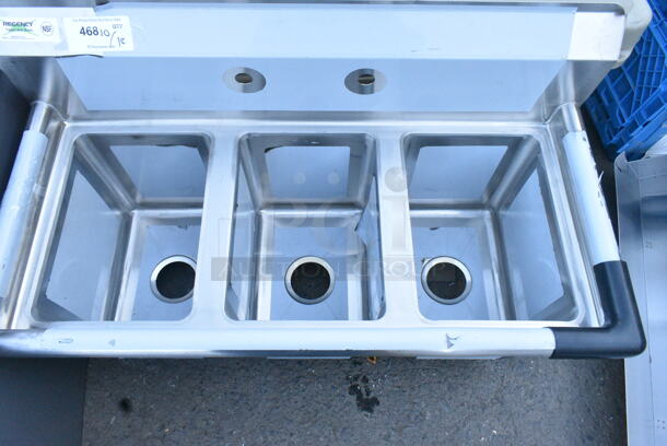 BRAND NEW SCRATCH AND DENT! Regency 600S31014 39" 16-Gauge Stainless Steel Three Compartment Commercial Sink with Galvanized Steel Legs and without Drainboards - 10" x 14" x 12" Bowls - Image 5 of 9