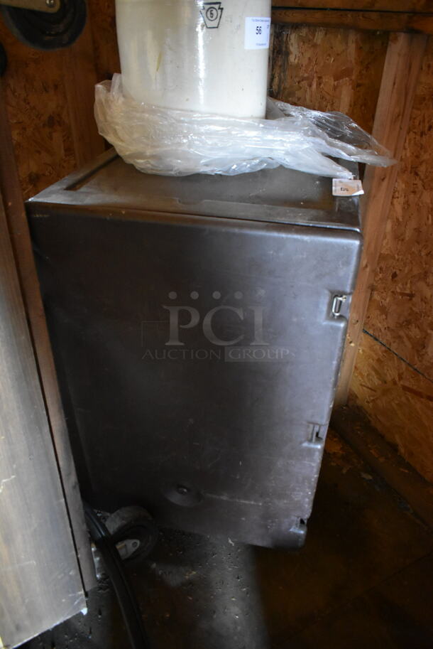 Poly Insulated Food Carrying Case. (outside shed) - Image 1 of 3