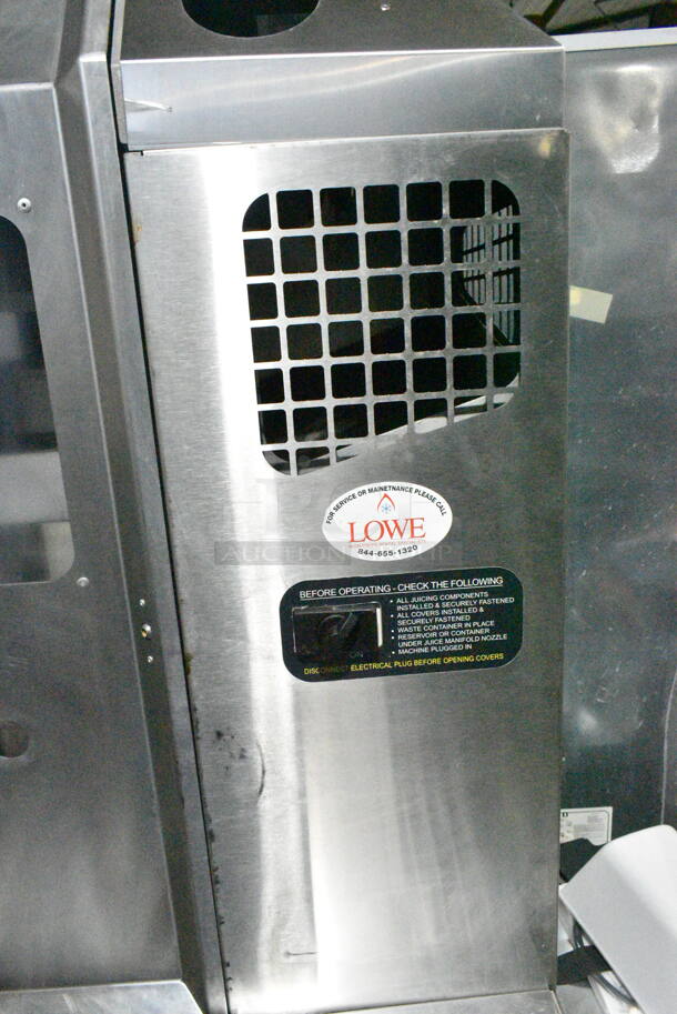 Fresh N Squeeze POS-1 Stainless Steel Commercial Floor Style Automatic Citrus Juicer on Commercial Casters. 120 Volts, 1 Phase. Tested and Working! - Image 4 of 8