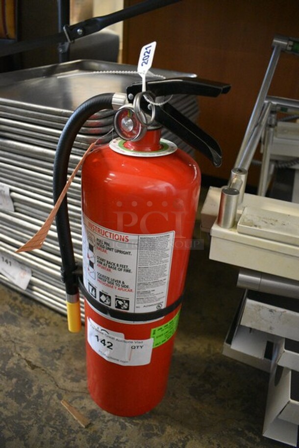 Fire Extinguisher. 5.5x6.5x19 - Image 4 of 4