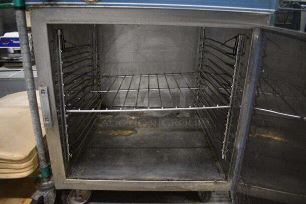 Alto Shaam Model 750-S Stainless Steel Commercial Heated Holding Cabinet on Commercial Casters. 120 Volts, 1 Phase. 25.5x31x33.5. Tested and Working! - Image 3 of 6