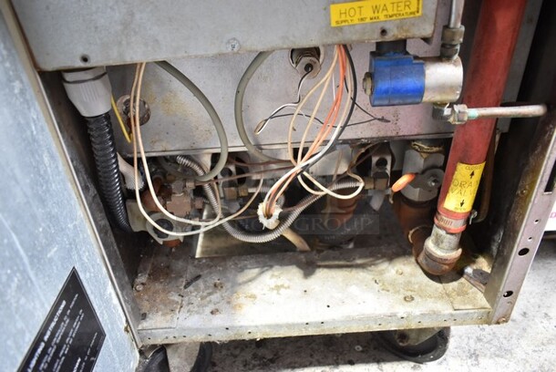 Frymaster FBCR18CSE Stainless Steel Commercial Floor Style Natural Gas Powered Rethermalizer on Commercial Casters. 90,000 BTU.  - Image 3 of 4