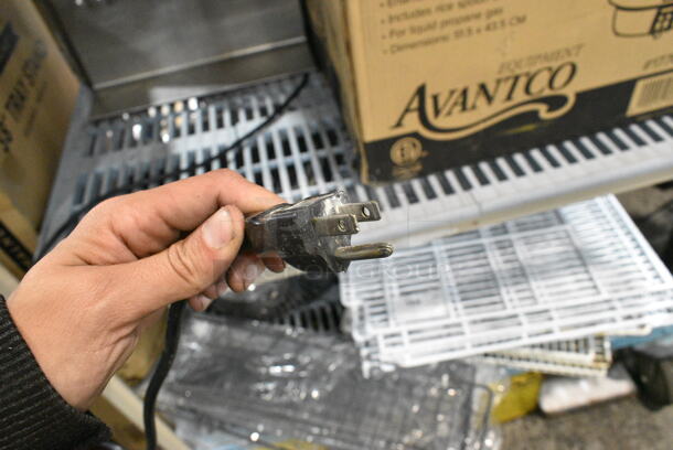 Hamilton Beach 950 Metal Countertop 3 Head Drink Machine. 120 Volts, 1 Phase. Tested and Working! - Image 2 of 3