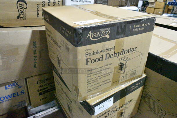 BRAND NEW IN BOX! Avantco 177LT06A Stainless Steel Commercial Food Dehydrator. 120 Volts, 1 Phase. Tested and Only Works On The Highest Heat Setting. - Image 2 of 3