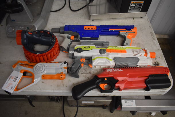 ALL ONE MONEY! Lot of 4 Various Nerf Guns and 1 Clip