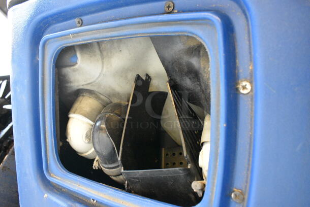 Chariot iExtract Xpedx Floor Cleaning Machine.  - Image 6 of 6