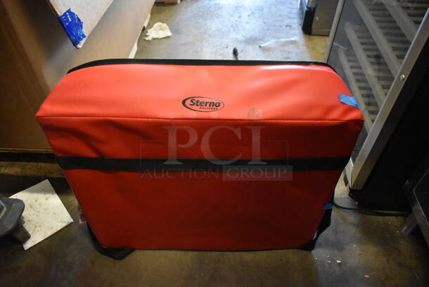 BRAND NEW SCRATCH AND DENT! Sterno 70544 Red Stadium Insulated Drink Carrier with 20 Hole Insert, 24" x 20" x 6" - Holds (20) Cups - Image 4 of 5
