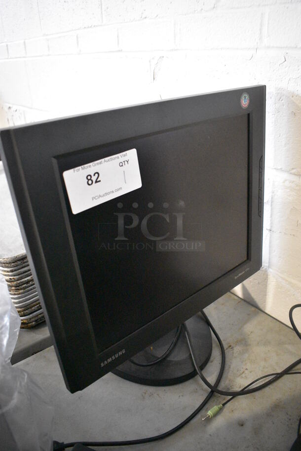 Samsung Model 171V S 17" Computer Monitor - Image 2 of 3
