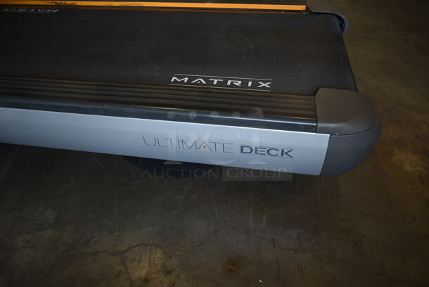 Matrix Ultimate Deck Commercial Floor Style Treadmill. Tested and Working! - Image 6 of 6
