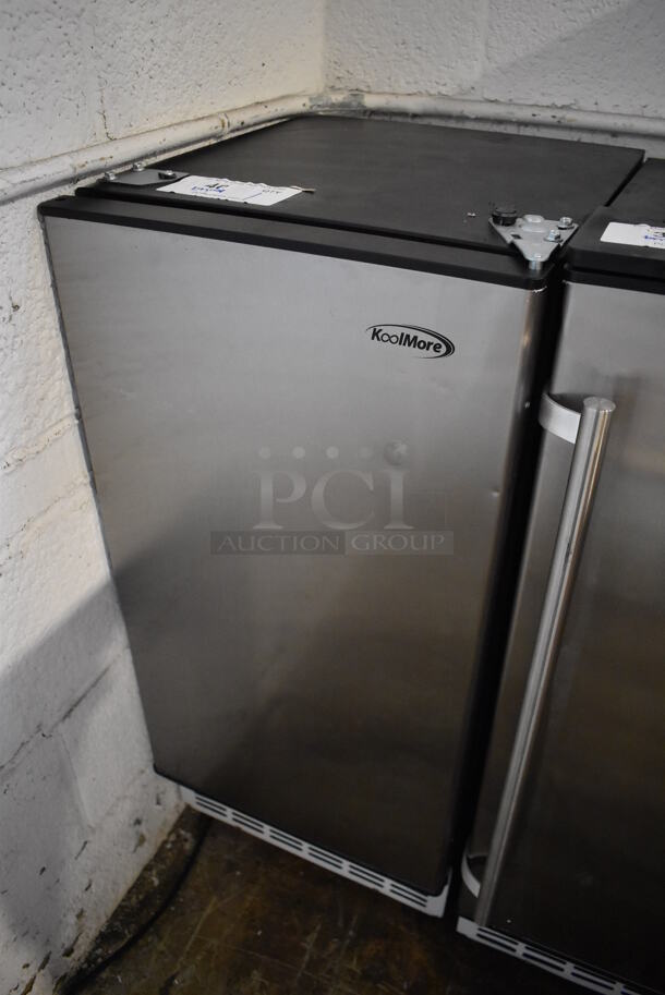 BRAND NEW SCRATCH AND DENT! KoolMore BIM75-BS Stainless Steel Commercial Self Contained Undercounter Ice Machine. 115 Volts, 1 Phase. 15x17.5x33 - Image 2 of 7