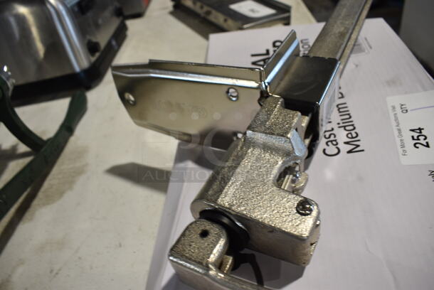 IN ORIGINAL BOX! Metal Commercial Can Opener w/ Mount. 10x5x18 - Image 4 of 4